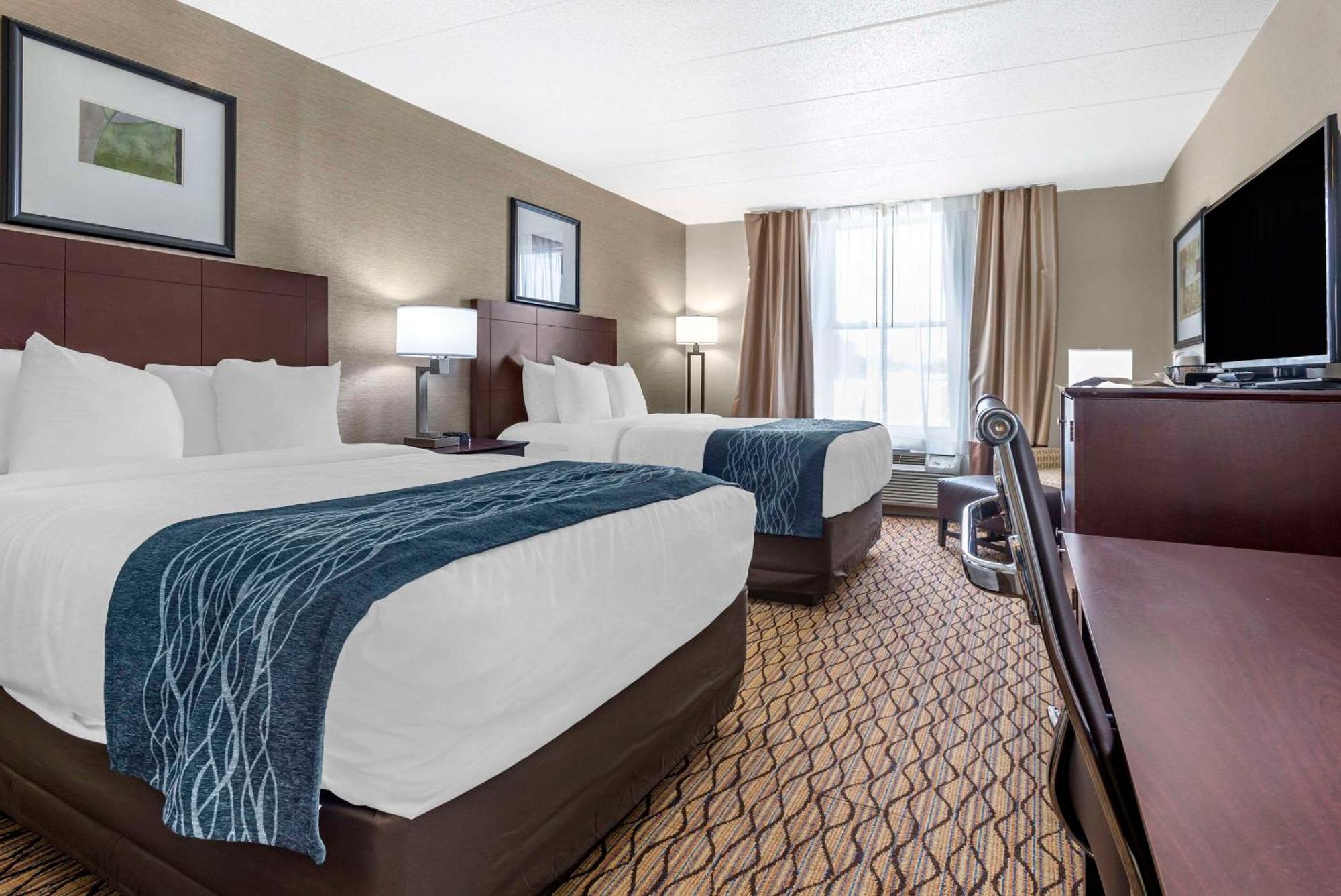 Comfort Inn & Suites Glen Mills - West Chester Екстериор снимка